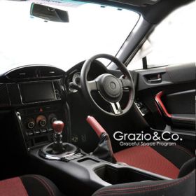 Grazio Carbon-Look Steering Wheel Cover